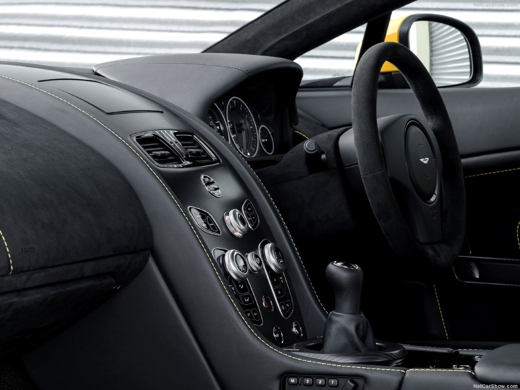 Aston Martin Vantage V12 5.9 S V12